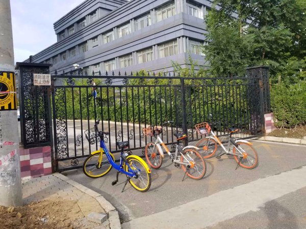 经海路往南800米,京东小米 总部旁 亦庄线交接