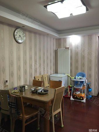 经三路 紧邻省实验小学 南北通透大三房 精装 临