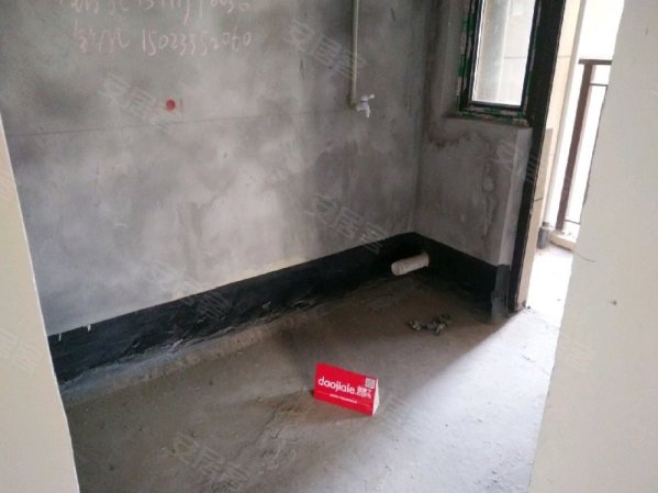 中央公园鹏润悦秀上东2改3,位置好,中心地带,带