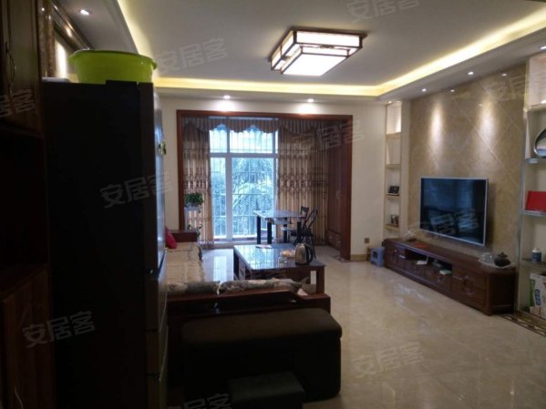 怡泰花园、3楼带大平台、套二精装修、14年次