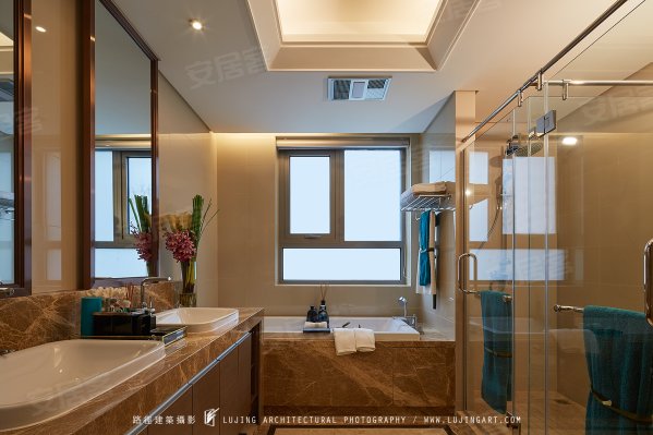 与地铁接轨 与公园为临 与市府并肩 赛高悦府 现