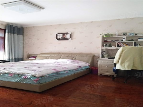 天朗悦城 精装四室 业主送车位 产证在手 随时过