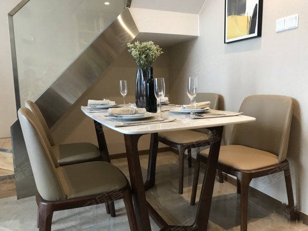 首付一半 跃层45平35万搞定 二环高架旁 4.5米