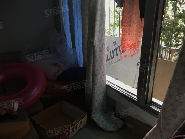 江北区黄泥磅轻轨站旁!金华园!装修两房户型方