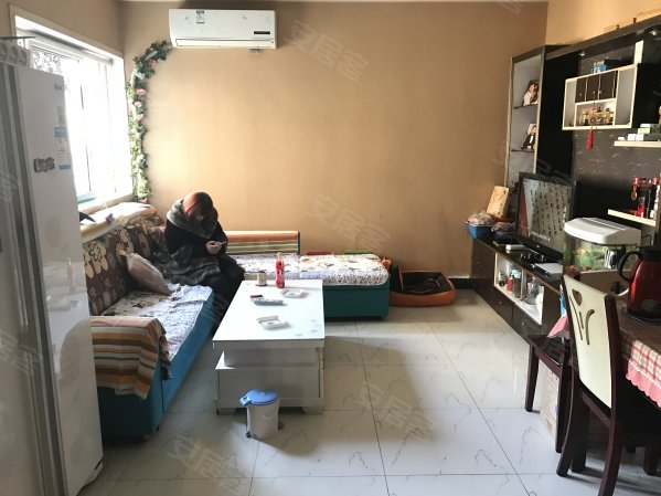 江北区黄泥磅轻轨站旁!金华园!装修两房户型方