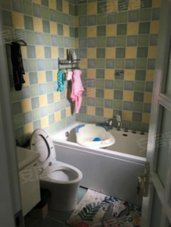 金堂棕榈湖国际社三期前临北河,后靠大学城,精