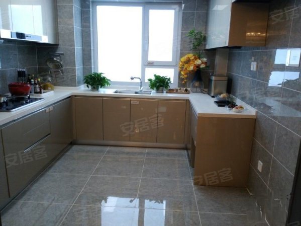 于洪区 三台子商圈 万科长江府 精装准现房 赠送