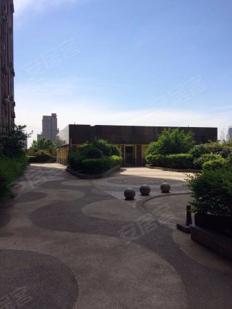 兴庆路 民生新世界15层97平精装双气南北通透