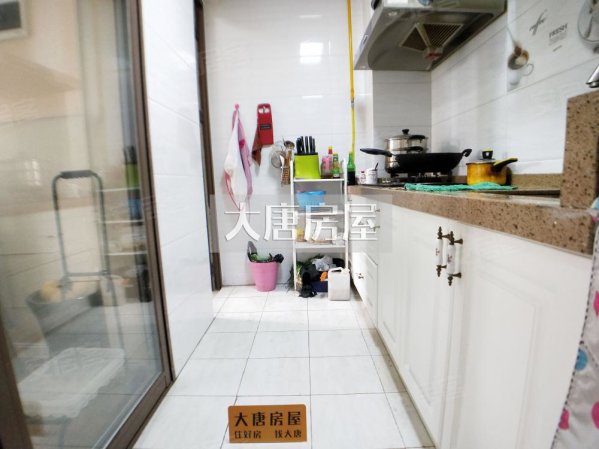 武侯新区精装套二 满2年无税 送家私 环境好交