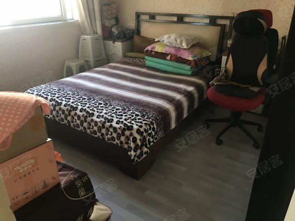 江北区黄泥磅轻轨站旁!金华园!装修两房户型方