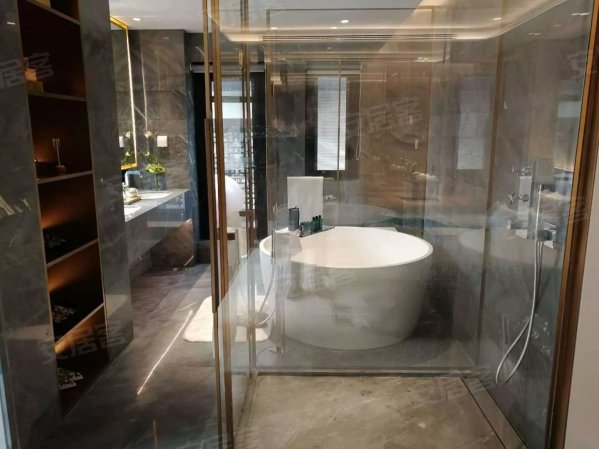 护城河内 龙脉之首 双地铁口+实验学校+泰华商