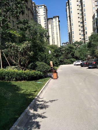 天朗悦城 精装四室 业主送车位 产证在手 随时过