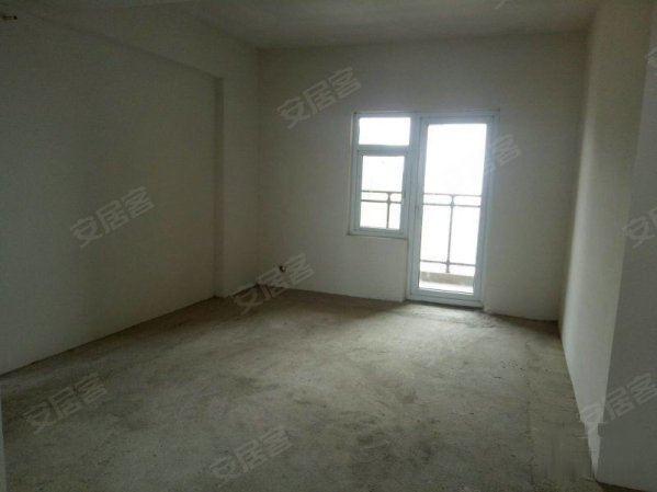 国际丽都楼下7号线,全新毛坯三房,俯瞰金银湖