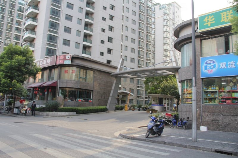 河风丽景