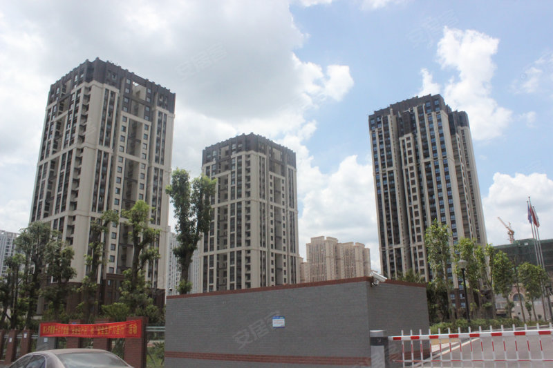 中国铁建新万国城