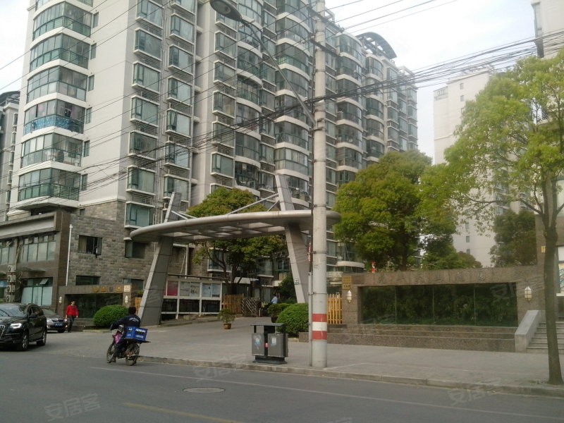河风丽景