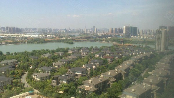 藏珑湖上国际花园，5室2厅3卫,长沙市开福区洪山路188号月湖公园内,广电藏珑 览一线月湖湖景 享双地铁口金鹰学区位置 成本价卖 - 安居客