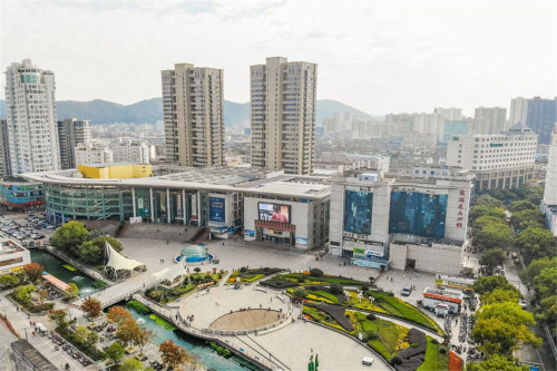 金鹰·海悦府  海悦府位于定海城区的东南,距定海凯虹购物广场只有