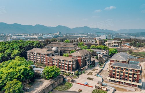 (兼善中学实拍图)