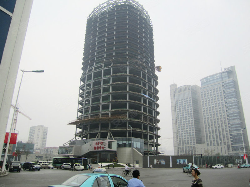 02/ 08 项目 凯德国贸位于小白楼商业中心,是市政规划"一主两副"中的
