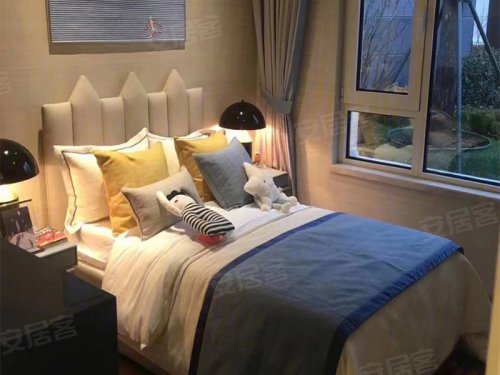 双饰面床头 500x375n.jpg