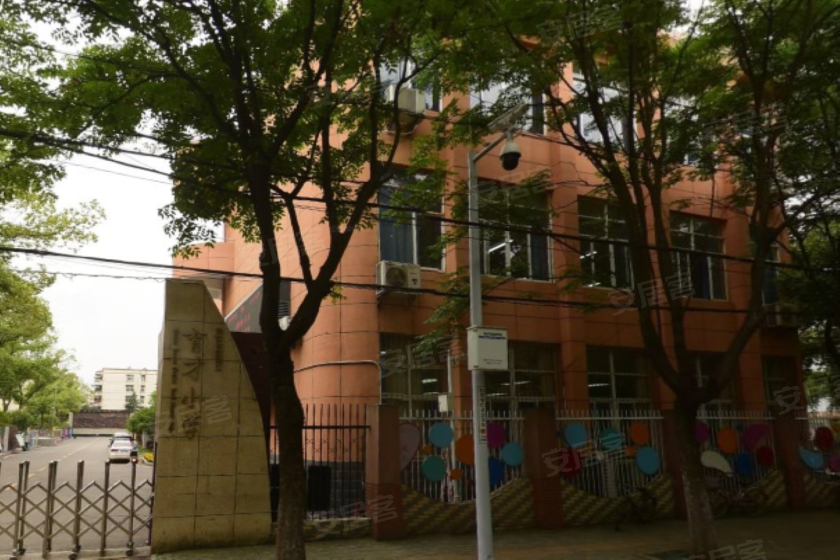 12/14周边有纱帽小学,纱帽中学,汉南育才小学,汉南育才中学,陡埠中学