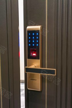 魔鬼户型+黑科技 天河金茂广场定制装修样板房