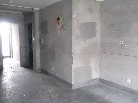 的金城上品,周边配套设施一应具全,并有多路公交车停靠.旁边高清图片