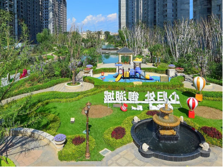 外揽滨河景观带,内拥欧式皇家园林,近在咫尺的风景,更添生活色彩!