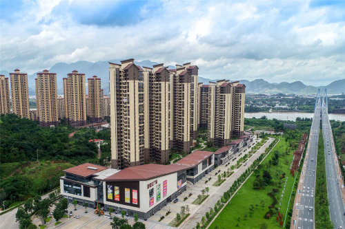 十里东岸·江语城|东江正席 高铁学校 湖山园著_河源