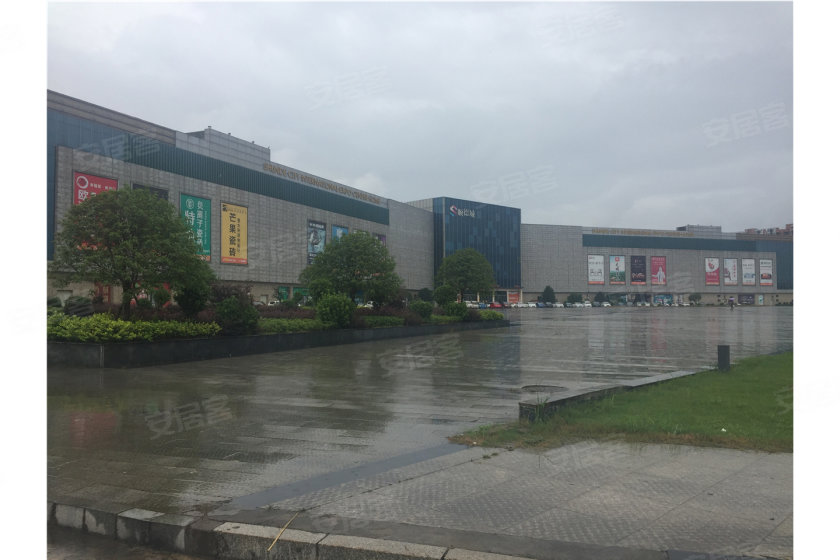 01/14益阳顺德城项目位于益阳市城市东南部,益宁城际干道旁,西临银城