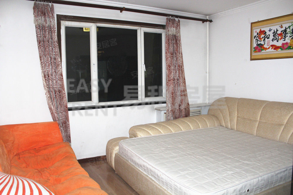 【易租房屋 天通苑东三区板楼精装南北