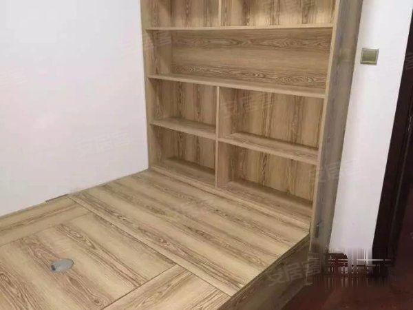 【金茂梅溪湖 步步高新天地 精装修 拎包入住】