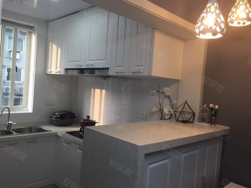 【房东结婚花了15万的装修,别具一格,年轻人的