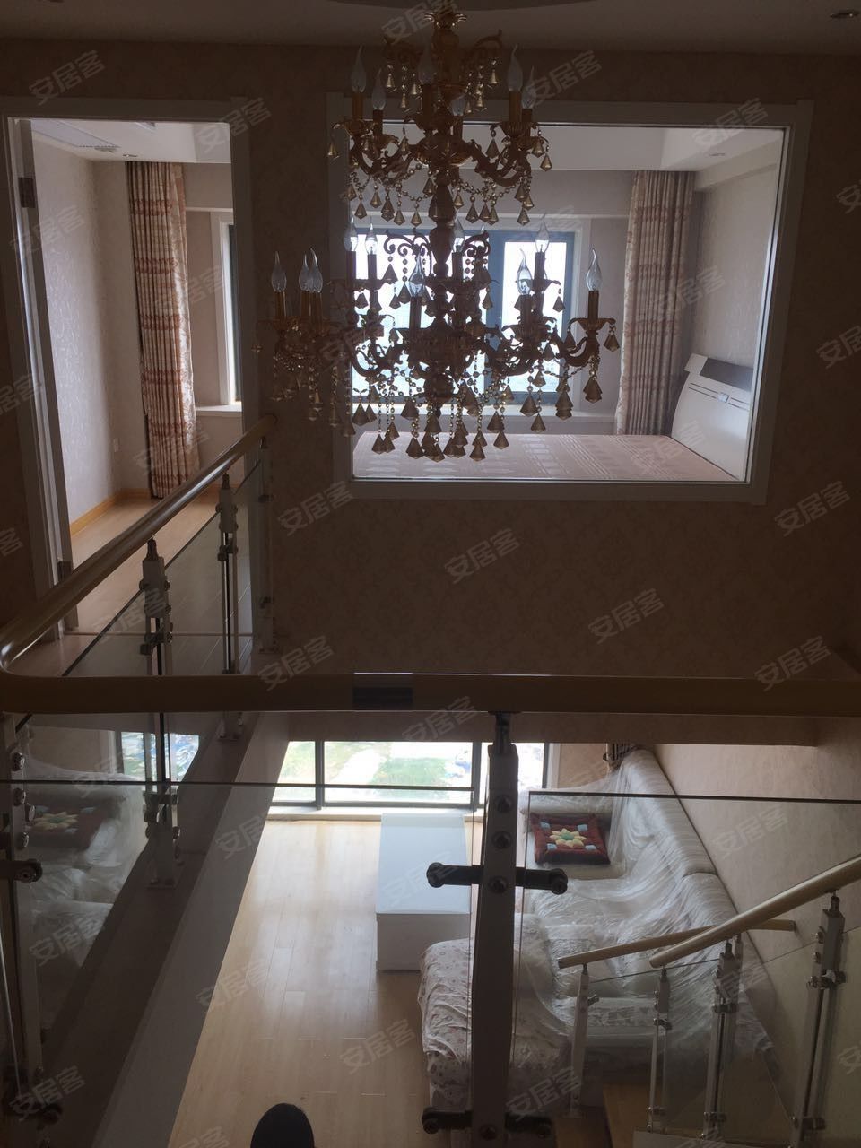 【白天鹅 酒店式公寓 22层 复式 上下两层50平