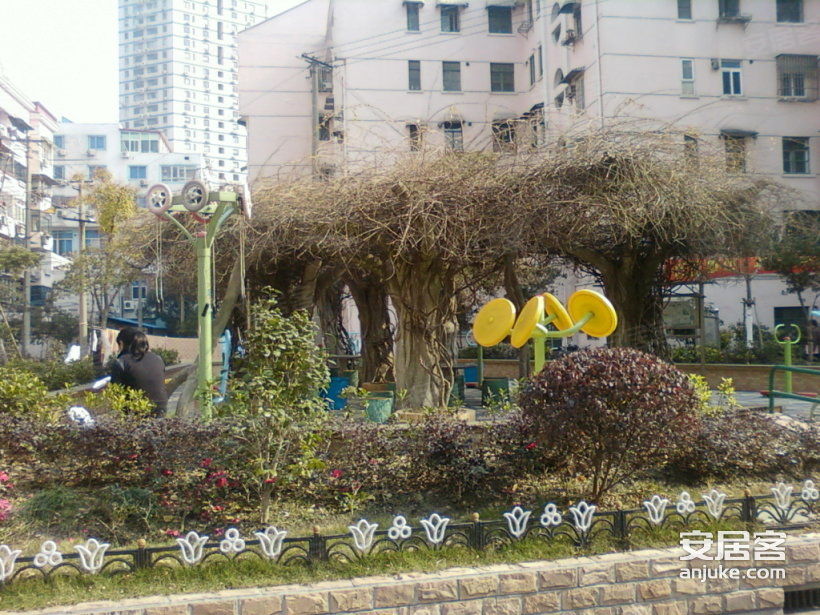 【房东结婚花了15万的装修,别具一格,年轻人的