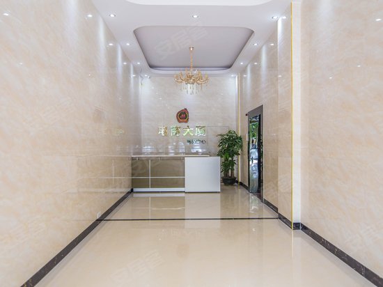 和地龙岗电商大厦 