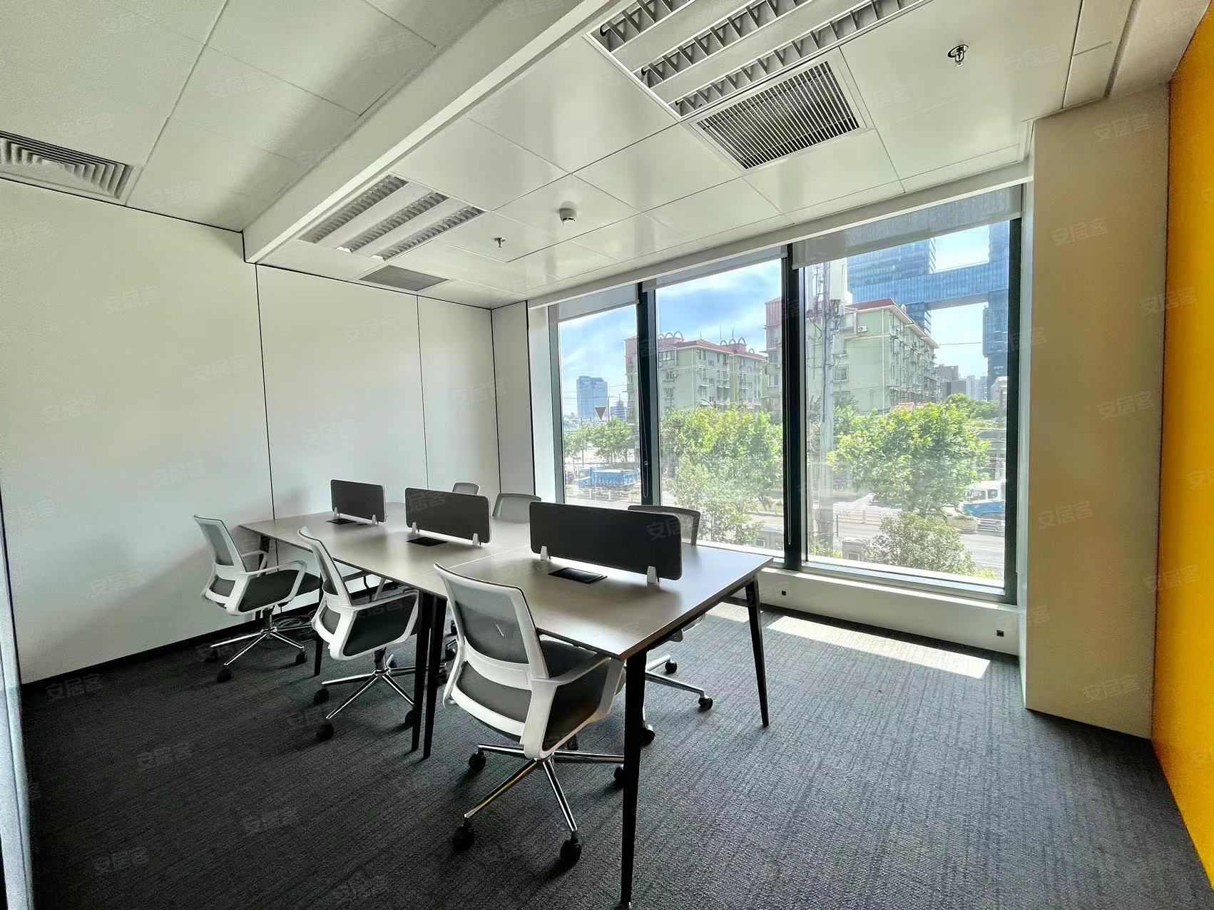 豌豆众创空间汇宝购物广场办公独立办公室6人间