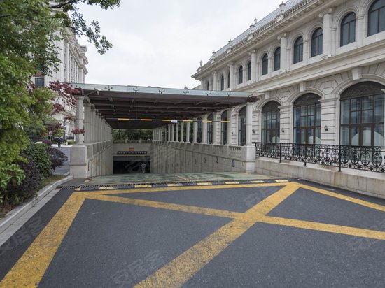 新华联国际中心 