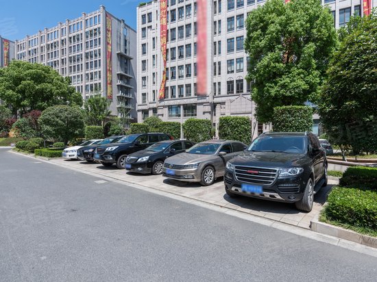 嘉南红塔商务广场 