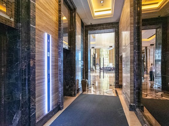 雷迪森财富中心 