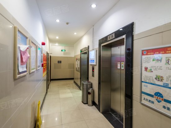 大众河滨酒店式公寓 