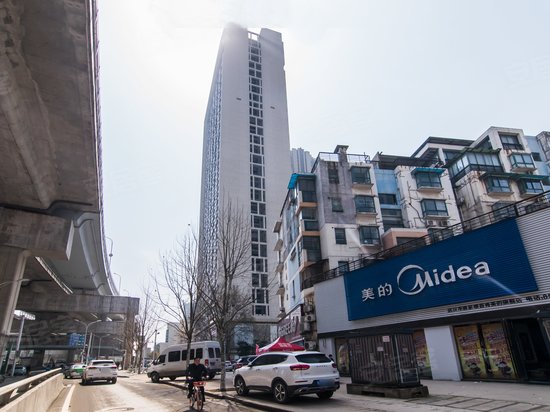 顶琇国际城青年家