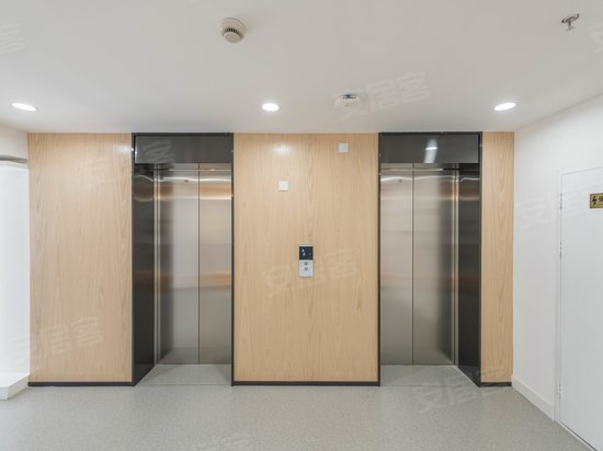 中澳万众商务大厦 