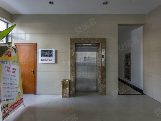 蓝天绿地商务广场 