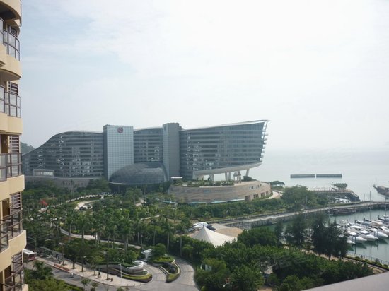 盐田港工业大厦 