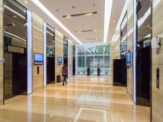 卫东龙商务大厦 