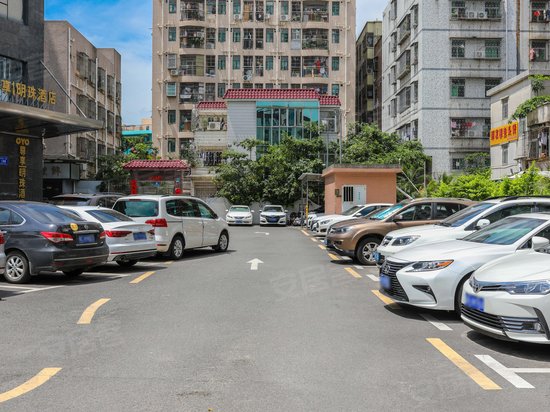 东方明珠商务大厦 