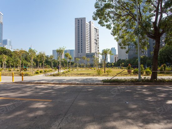 丽雅查尔顿广场