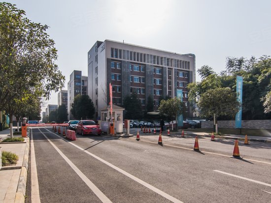 成都经开科技产业孵化园 